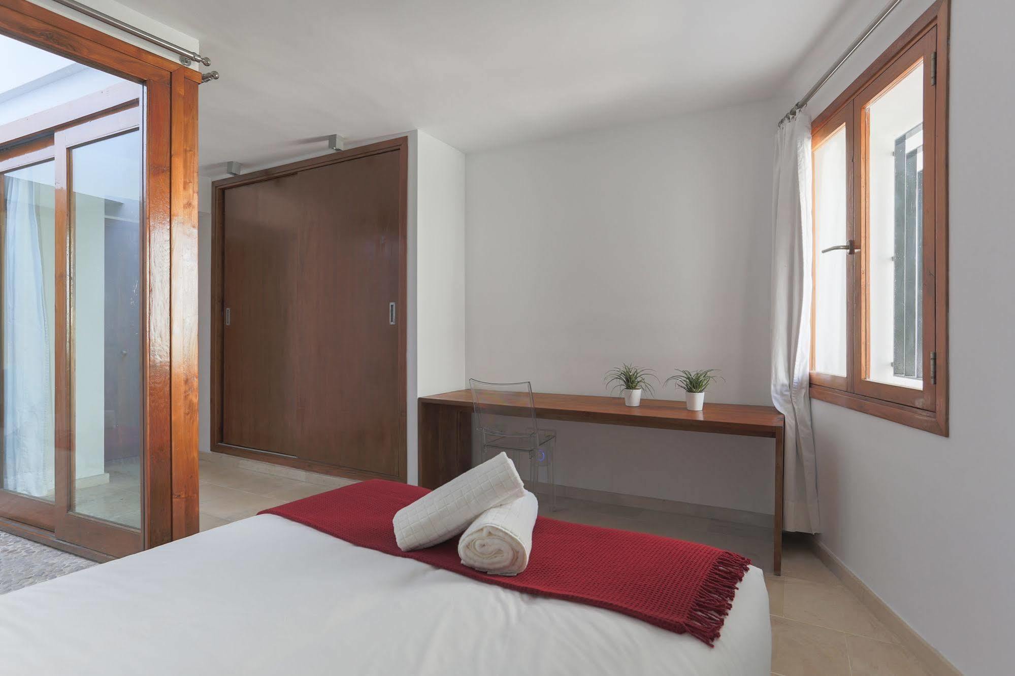 Apartamentos Xereca -Dalt Vila- Loft イビサ・タウン エクステリア 写真