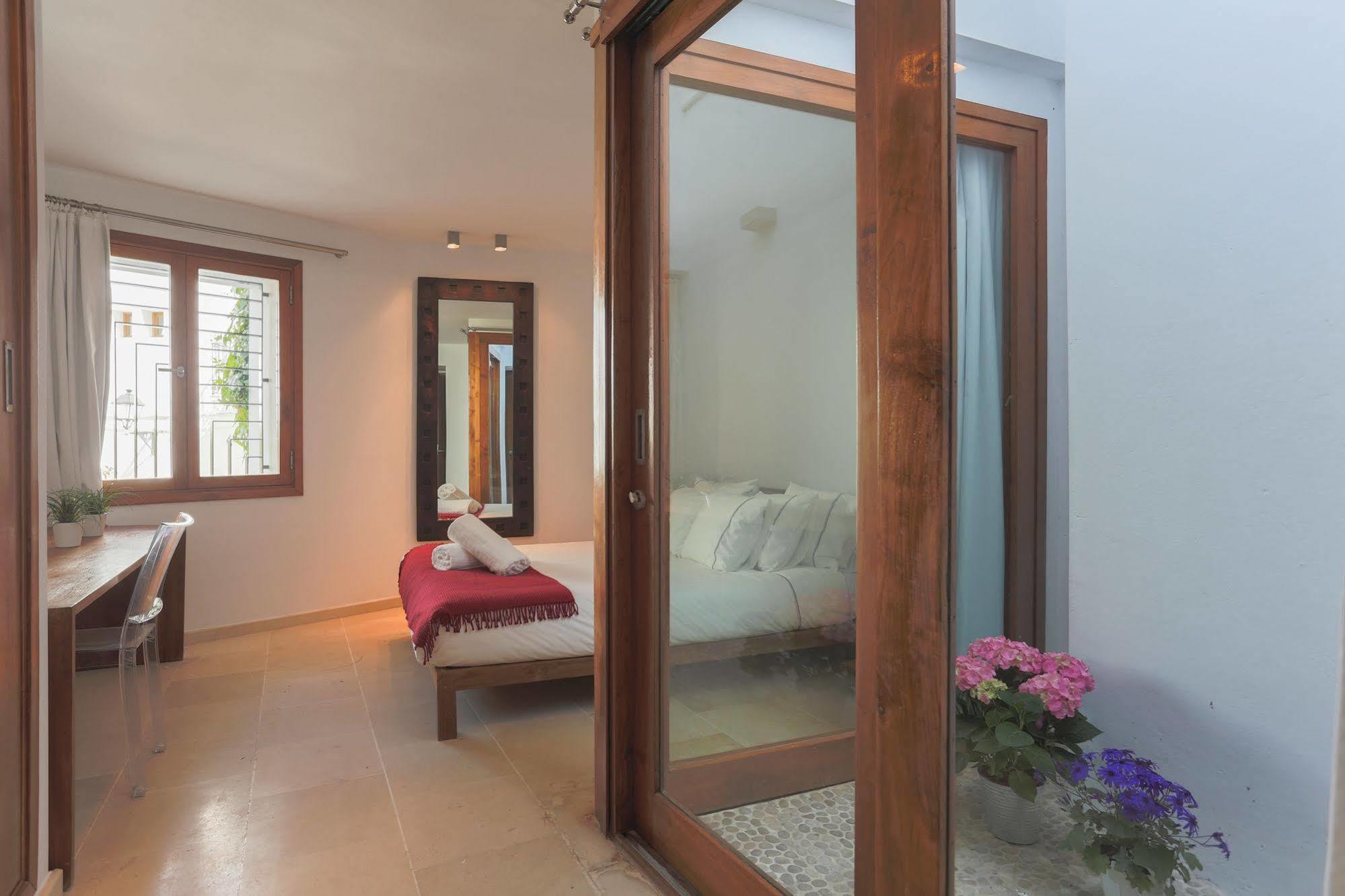 Apartamentos Xereca -Dalt Vila- Loft イビサ・タウン エクステリア 写真
